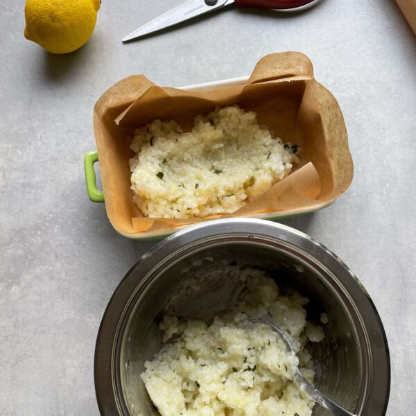 Jak przygotować rice cakes - przekładanie masy do foremki